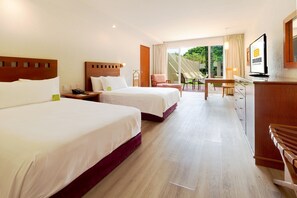 Camino Real Club Ejecutiva Dos Camas | 1 bedroom, premium bedding, in-room safe, desk