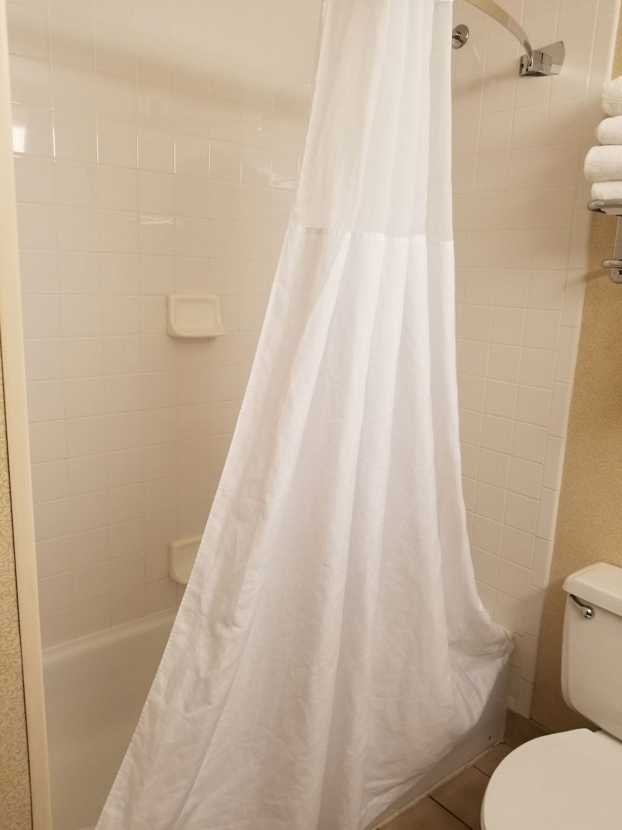 Salle de bain | Ensemble douche/baignoire, articles de toilette gratuits, sèche-cheveux