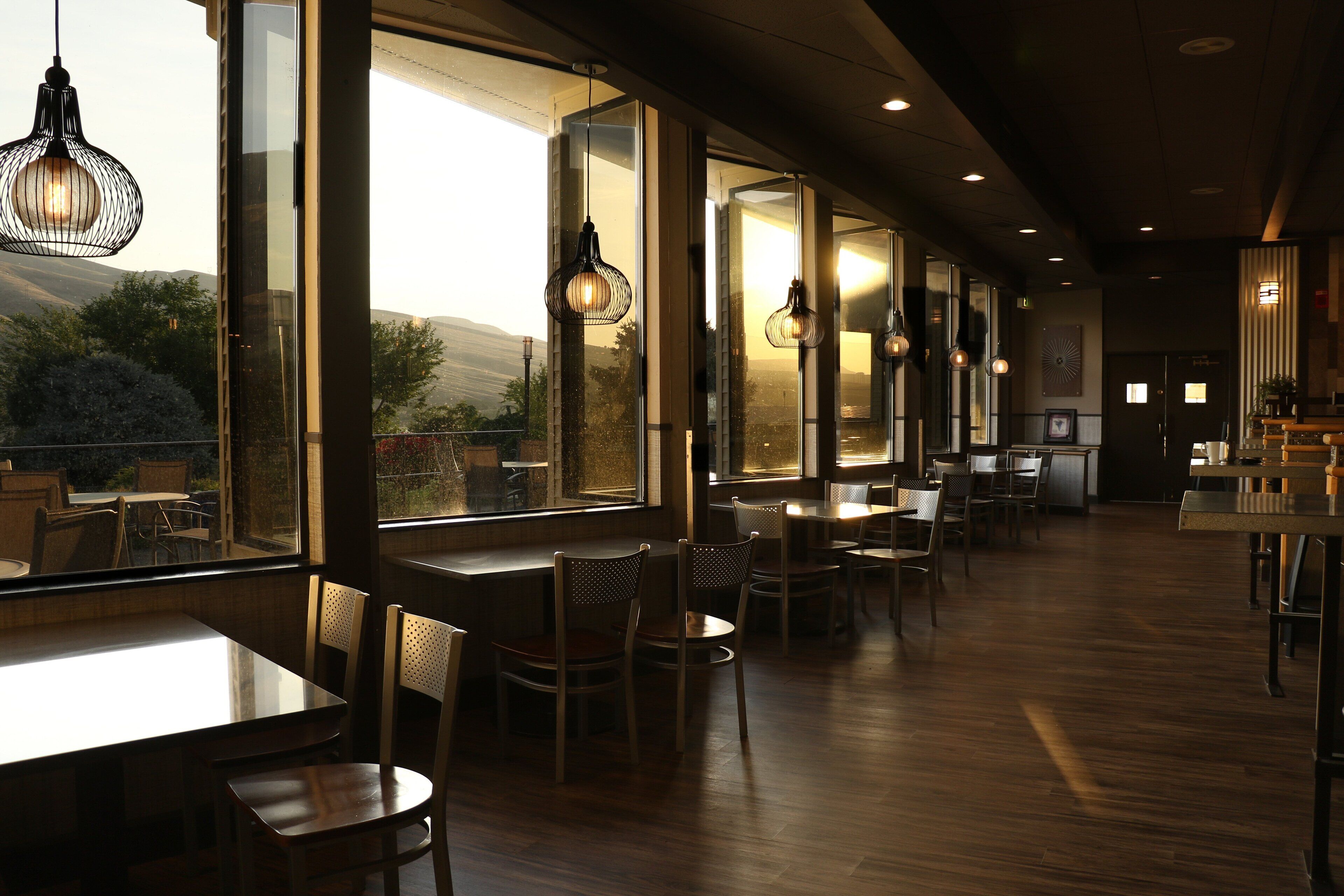 breakfast, lunch and dinner served