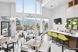 Bar (on property) - Holiday Inn Clarkston - Lewiston by IHG (Clarkston)
