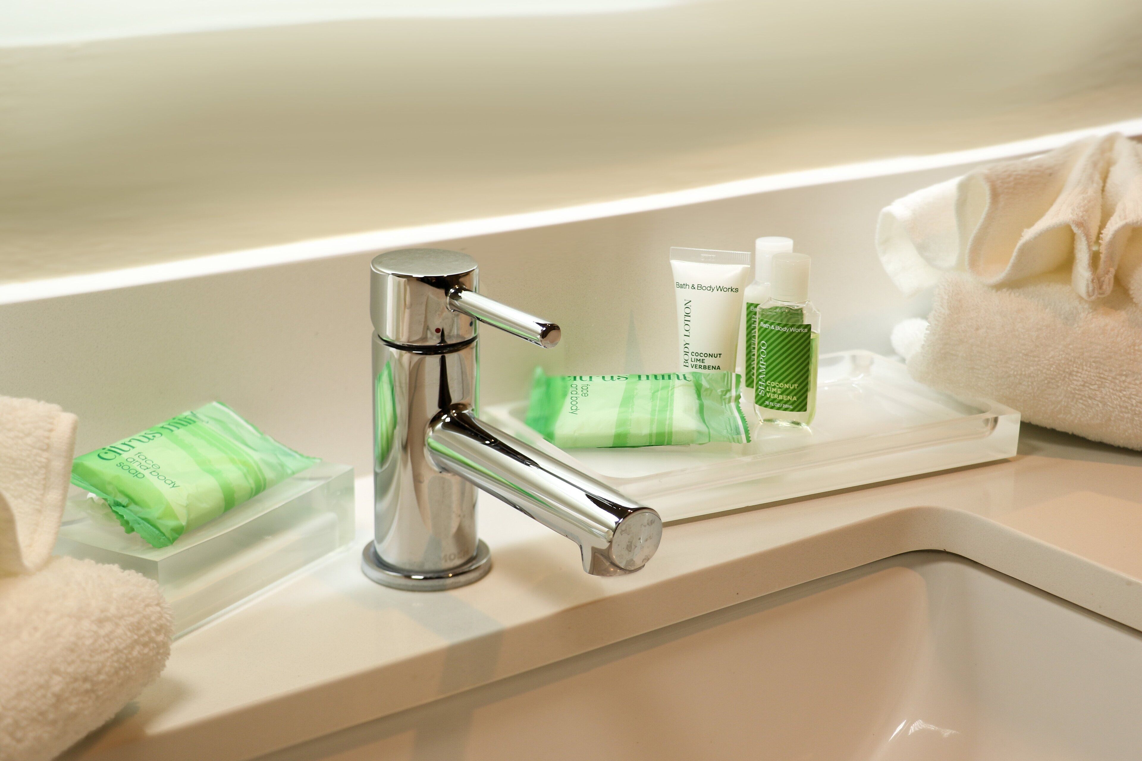 Standard Room, 1 King Bed, Accessible (Mobility Accessible) | Room amenity