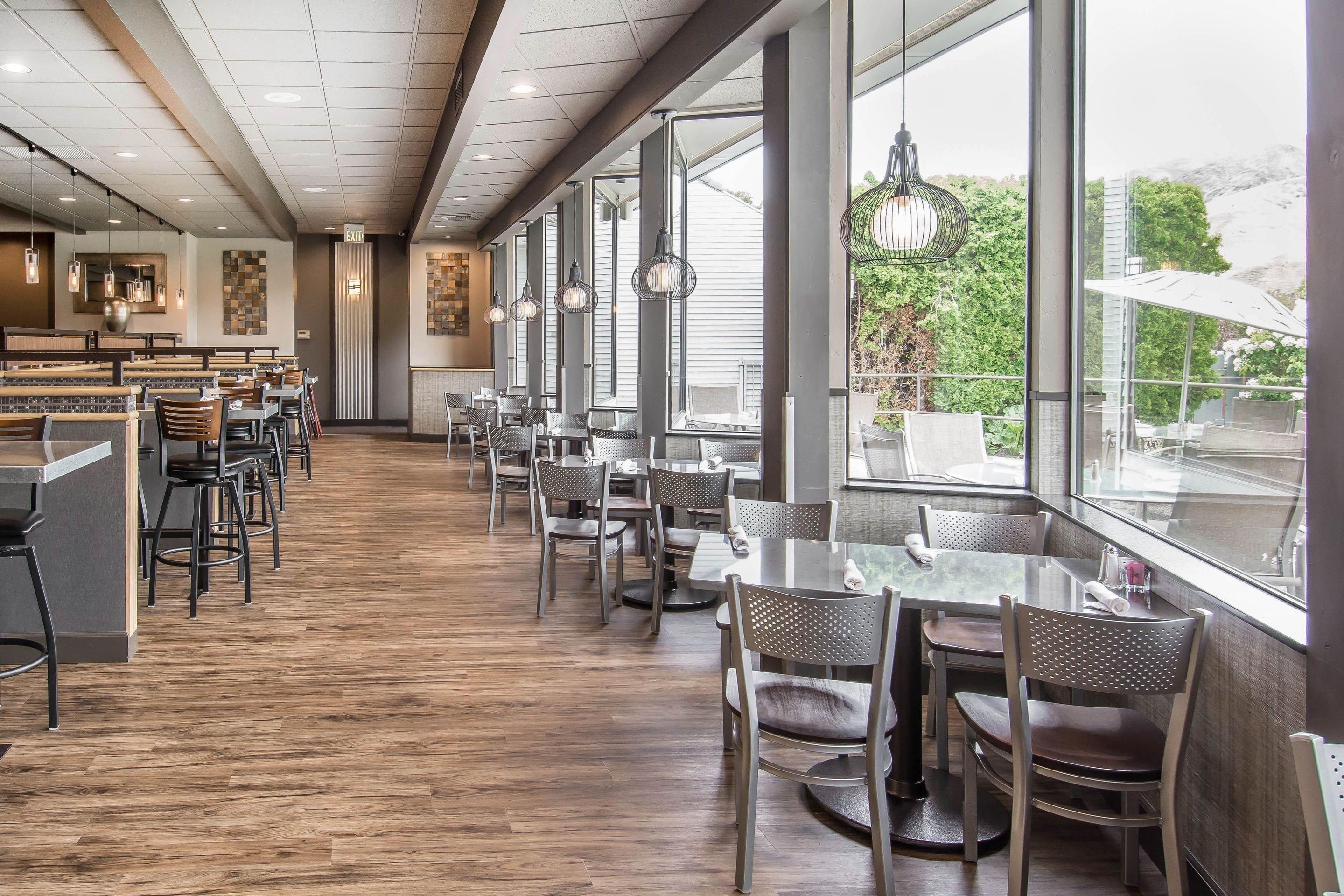 breakfast, lunch and dinner served