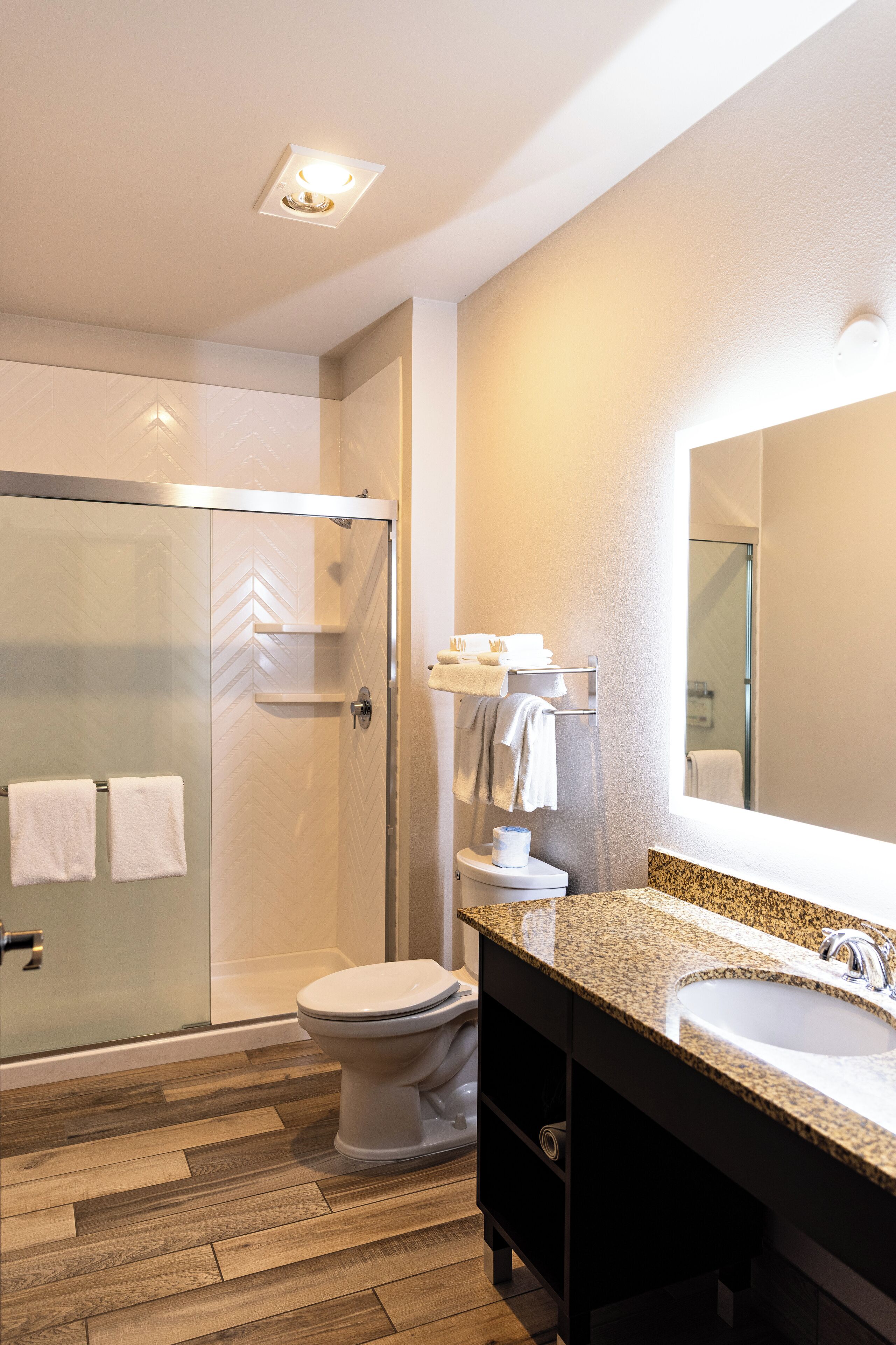 Standard Room, 1 King Bed | Blackout drapes, iron/ironing board, WiFi, bed sheets