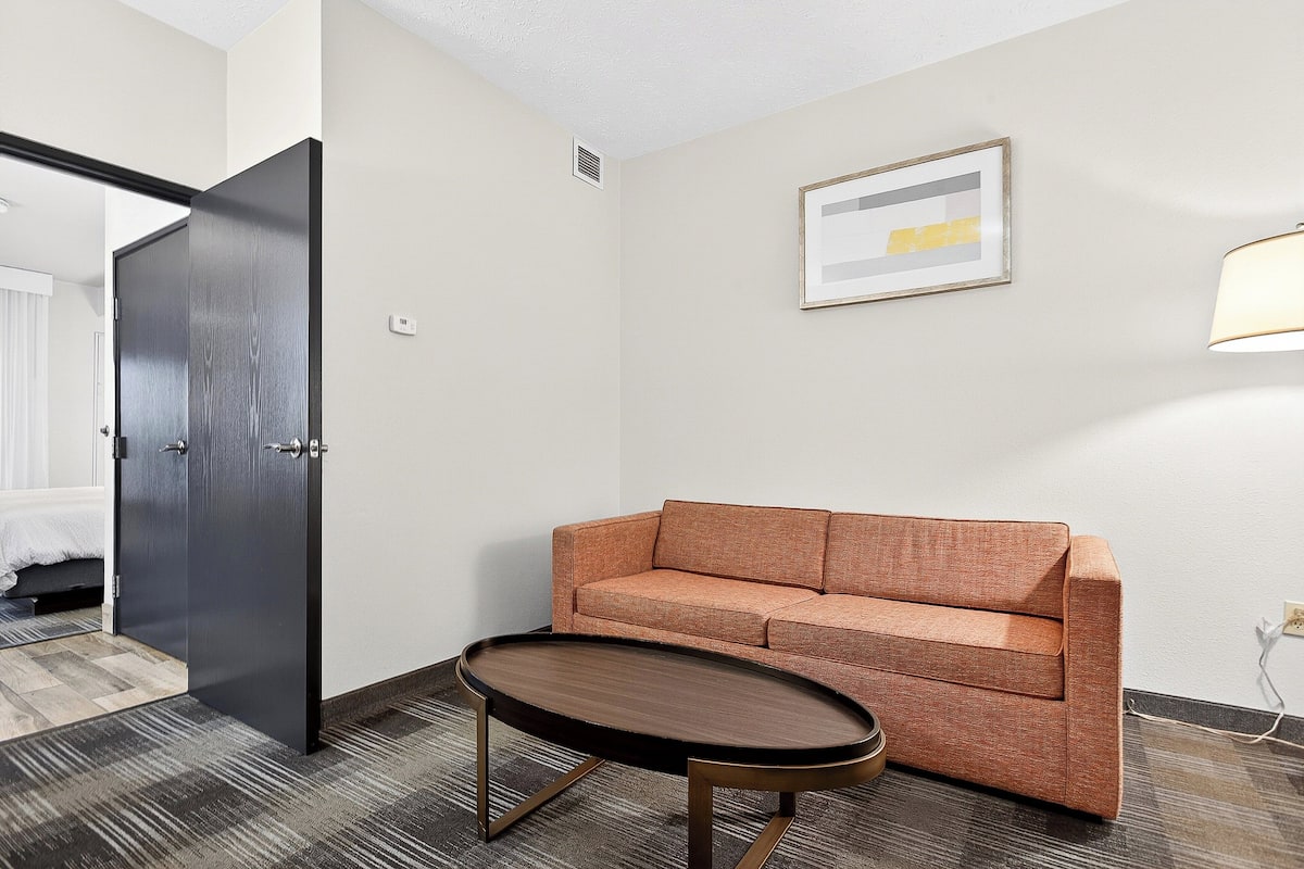 Blackout drapes, iron/ironing board, WiFi, bed sheets