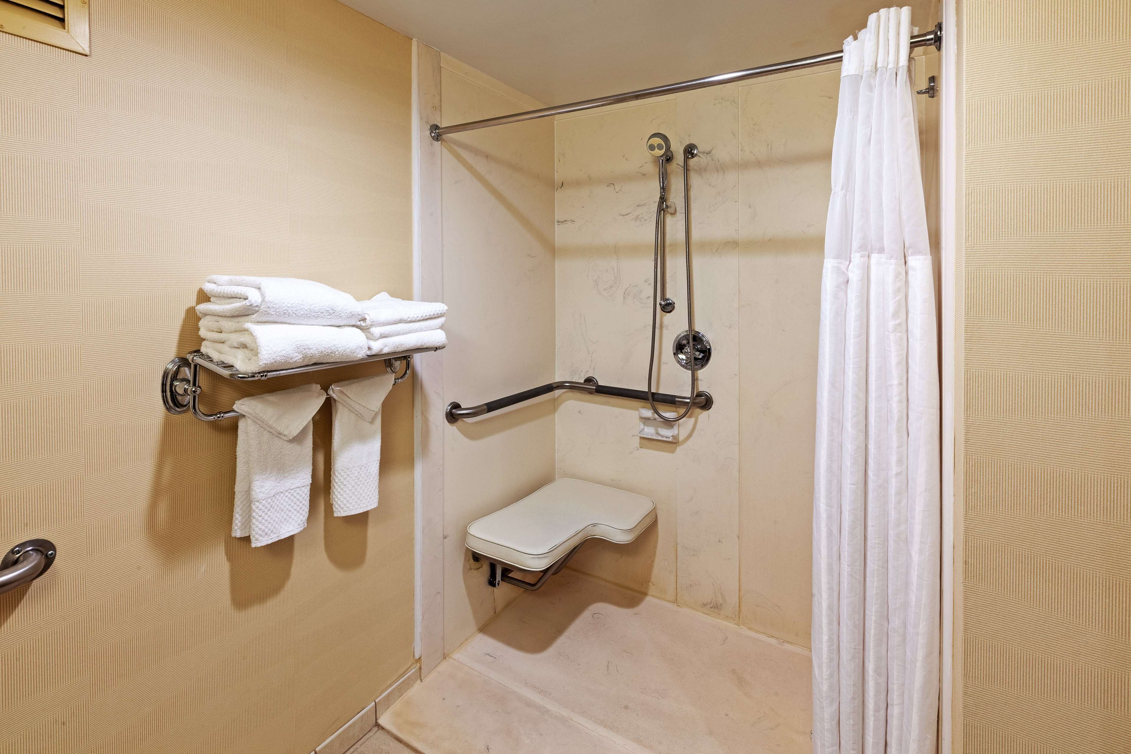 suite, accessible, non smoking | 1 bedroom, in-room safe, desk, iron/ironing board