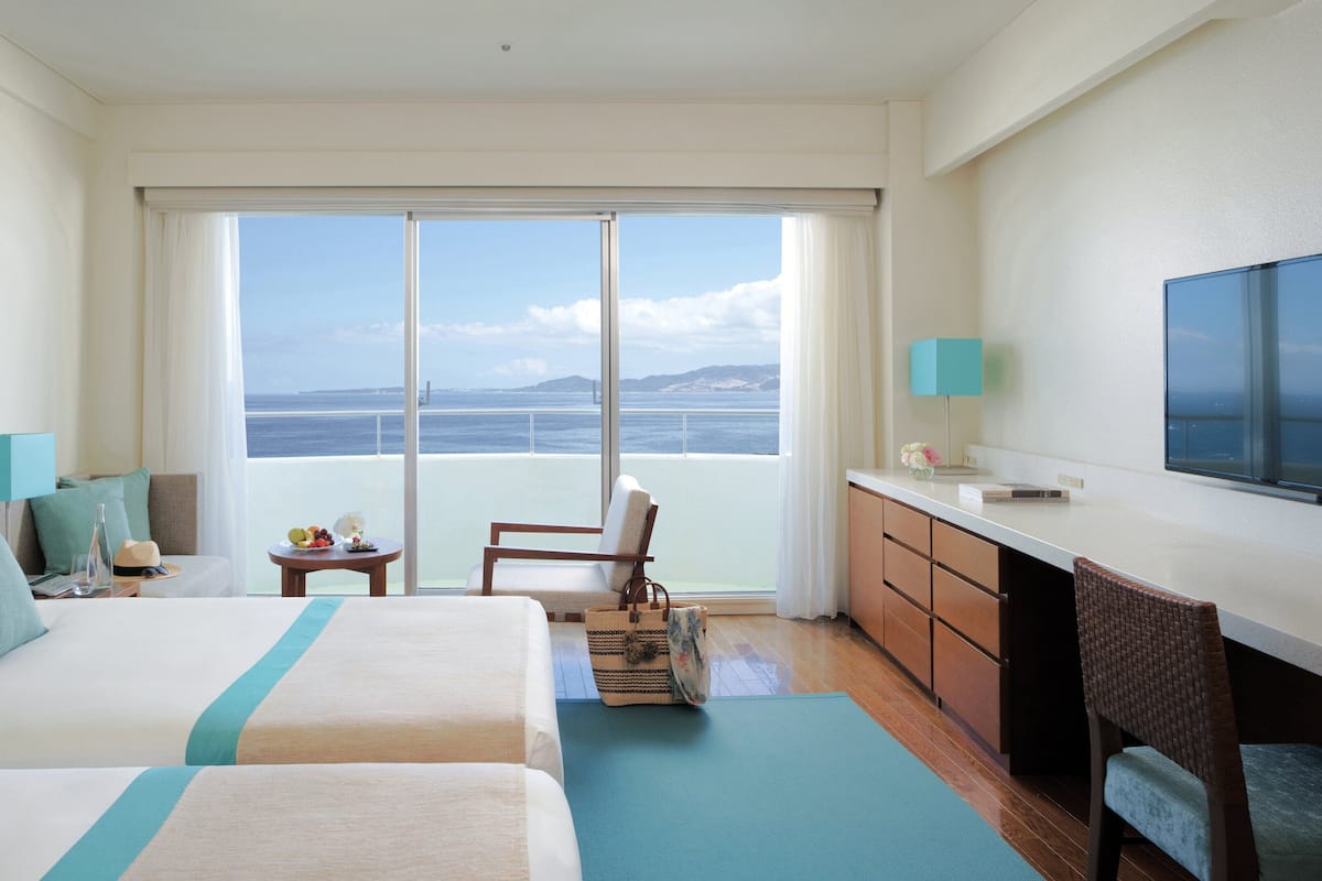 1 chambre, minibar, coffres-forts dans les chambres, bureau