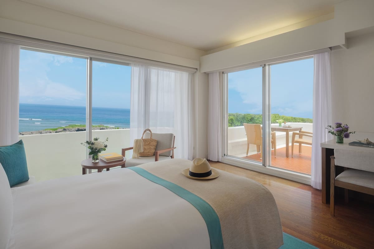 Classic Room, 2 Katil Bujang (Single), Akses Club Lounge, Beach View (Private Terrace) | Bar mini, peti besi dalam bilik, meja, ruang kerja komputer riba 