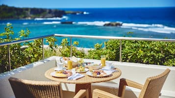 Minibar, in-room safe, desk, laptop workspace