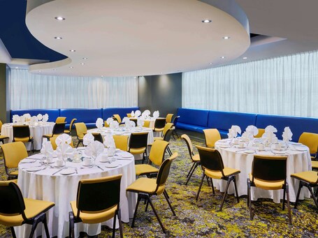 Novotel Toronto North York - Image 7