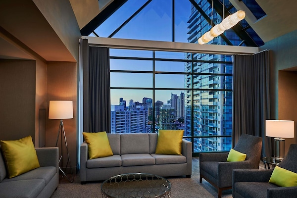 Suite, 1 Queen Bed with Sofa bed