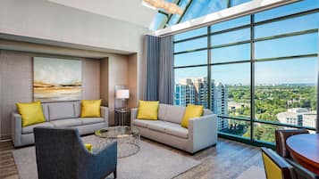 Suite, 1 Queen Bed with Sofa bed | Premium bedding, down duvets, in-room safe, desk