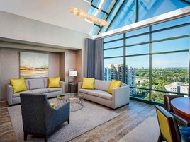 Suite, 1 Queen Bed with Sofa bed