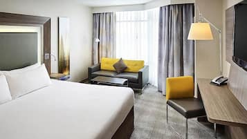 Executive Room, 1 King Bed | Premium bedding, down comforters, in-room safe, desk