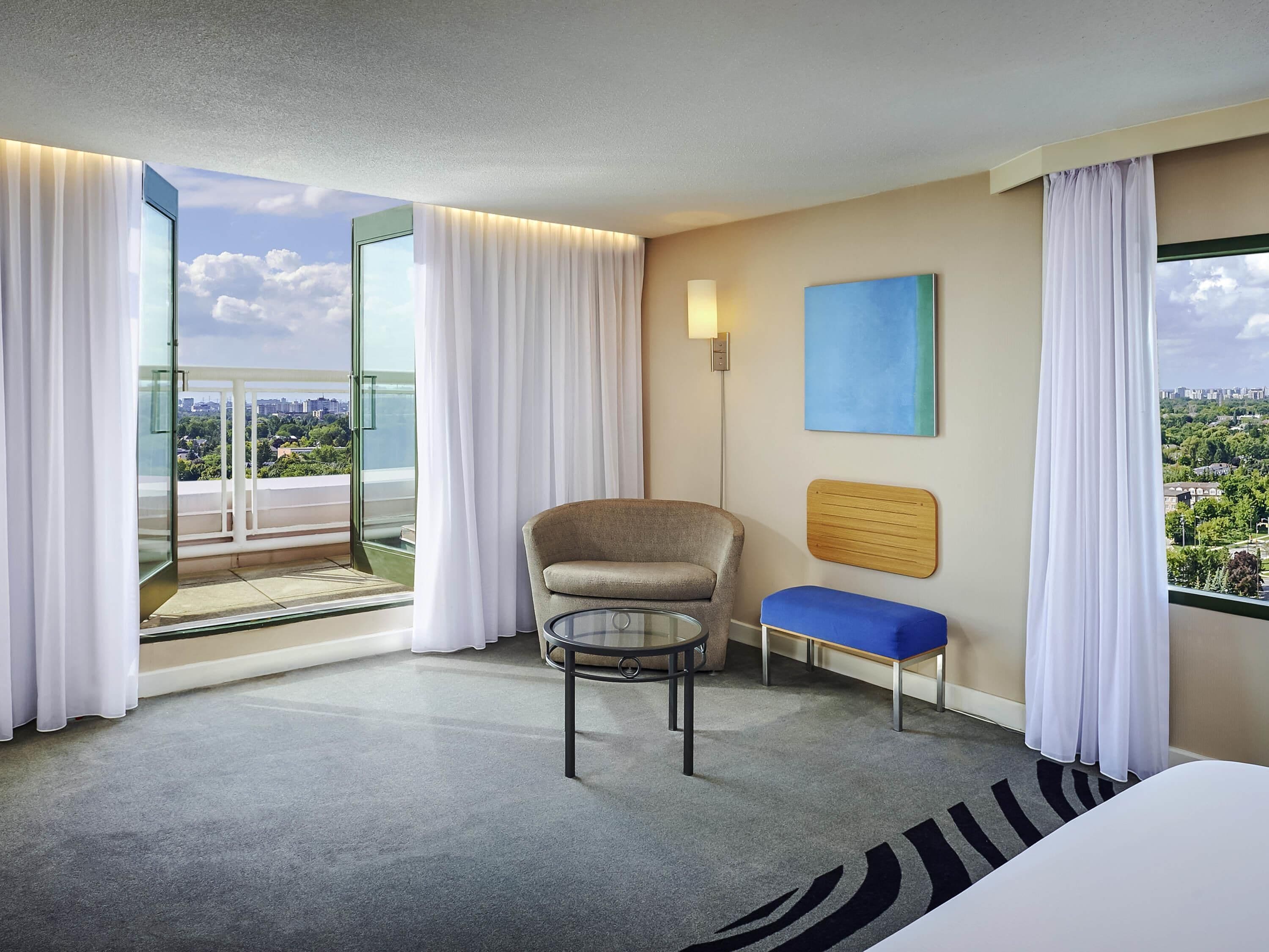 Room, Balcony | Premium bedding, down comforters, in-room safe, desk