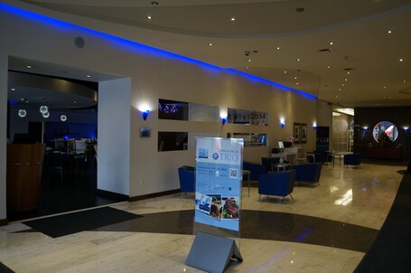 Novotel Toronto North York - Image 4