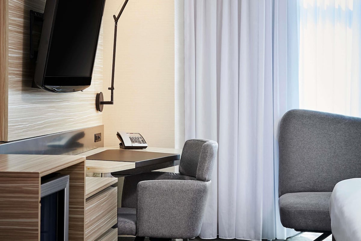 Executive Room, 1 King Bed