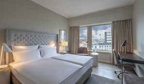 Premium bedding, in-room safe, blackout curtains, soundproofing - Clayton Hotel Düsseldorf City Centre (Düsseldorf)