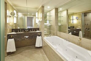 環保盥洗用品、吹風機、毛巾、洗髮精