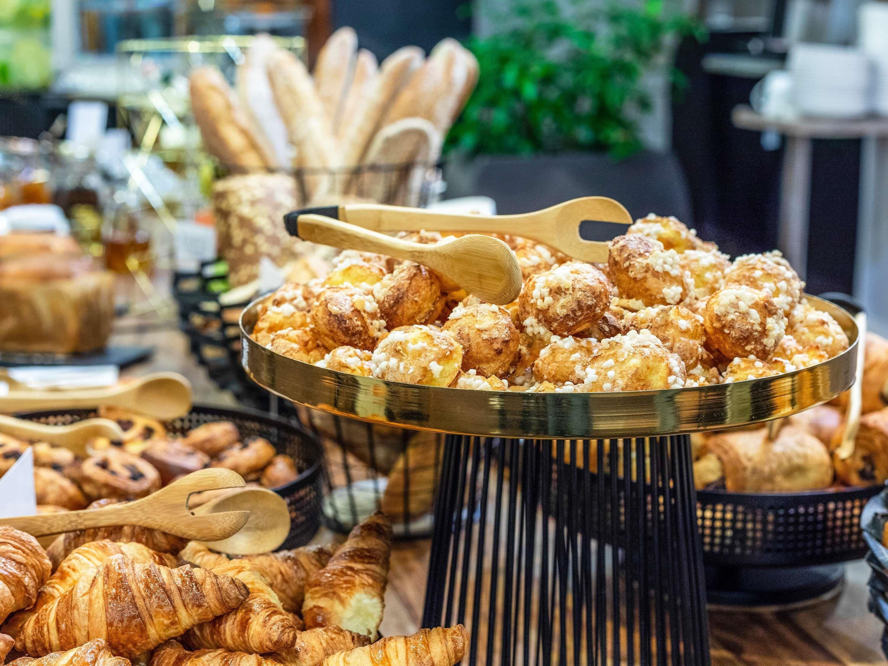 daily buffet breakfast (eur 26 per person)