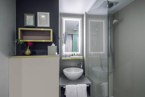 Standard Double Room, 1 Double Bed | Bathroom
