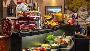 Frokostbuffé hver dag (EUR 26 per person)