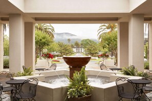 Couples treatment room(s), sauna, hot tub, steam room, body treatments