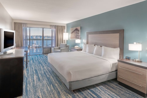 DoubleTree by Hilton New Bern Riverfront