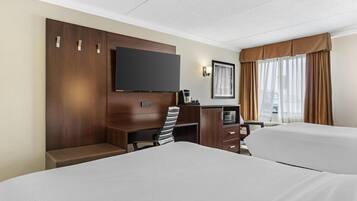 Standaard kamer, 2 tweepersoonsbedden, toegankelijk voor mindervaliden (Walk-in Shower) | Luxe beddengoed, een bureau, een laptopwerkplek
