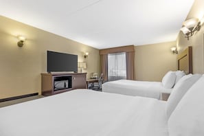 高級寢具、書桌、手提電腦工作空間、熨斗/熨衫板