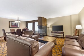 Suite, 1 King Bed, Non Smoking, Fireplace