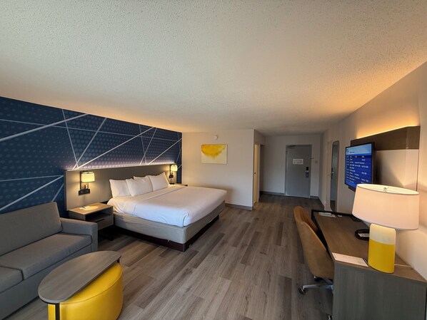 Chambre Standard, 1 très grand lit et 1 canapé-lit, non-fumeur | Bureau, espace de travail pour ordinateurs portables