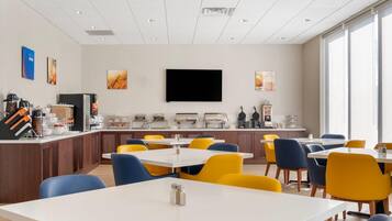 Free daily continental breakfast