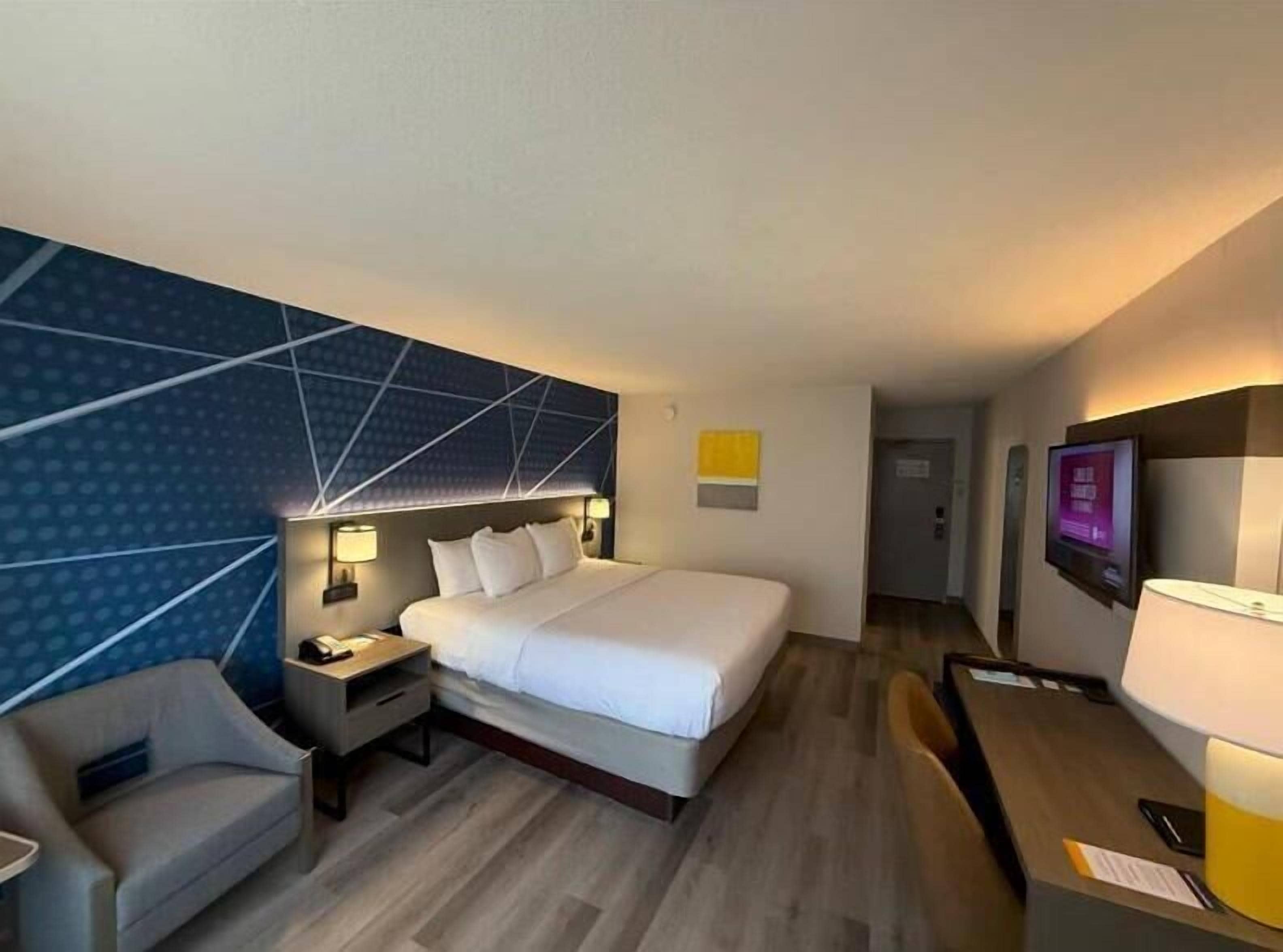 标准房, 1 张大床, 无烟房 | 办公桌、笔记本电脑工作区、熨斗/熨衣板、旅行婴儿床