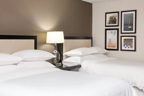 Premium bedding, down duvets, pillow-top beds, in-room safe - Sheraton Minneapolis West Hotel (Minnetonka)