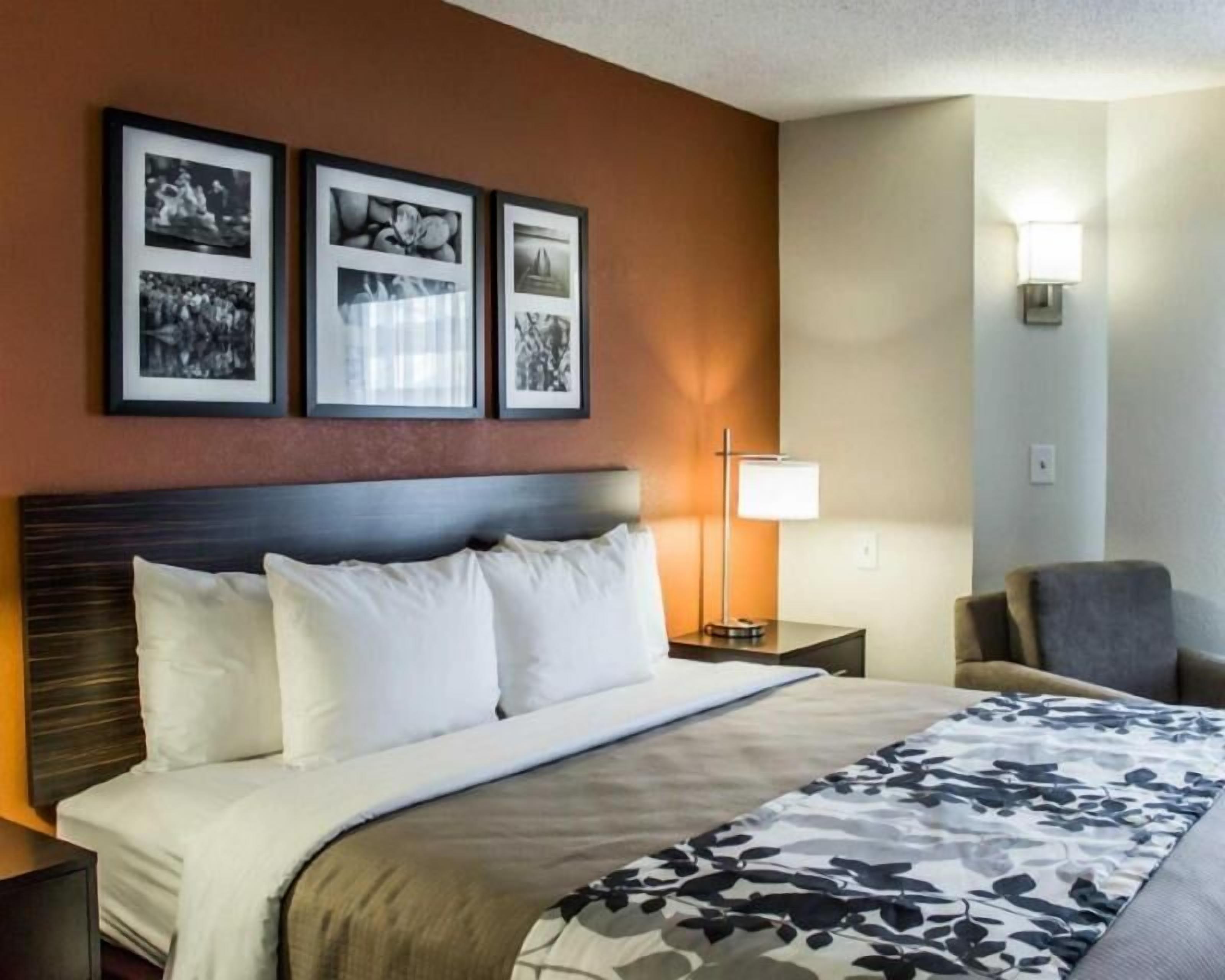 In-room safe, soundproofing, iron/ironing board, free WiFi