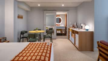 Suite presidencial, 1 cama King size, chimenea | Ropa de cama de alta calidad, camas con efecto memoria y escritorio