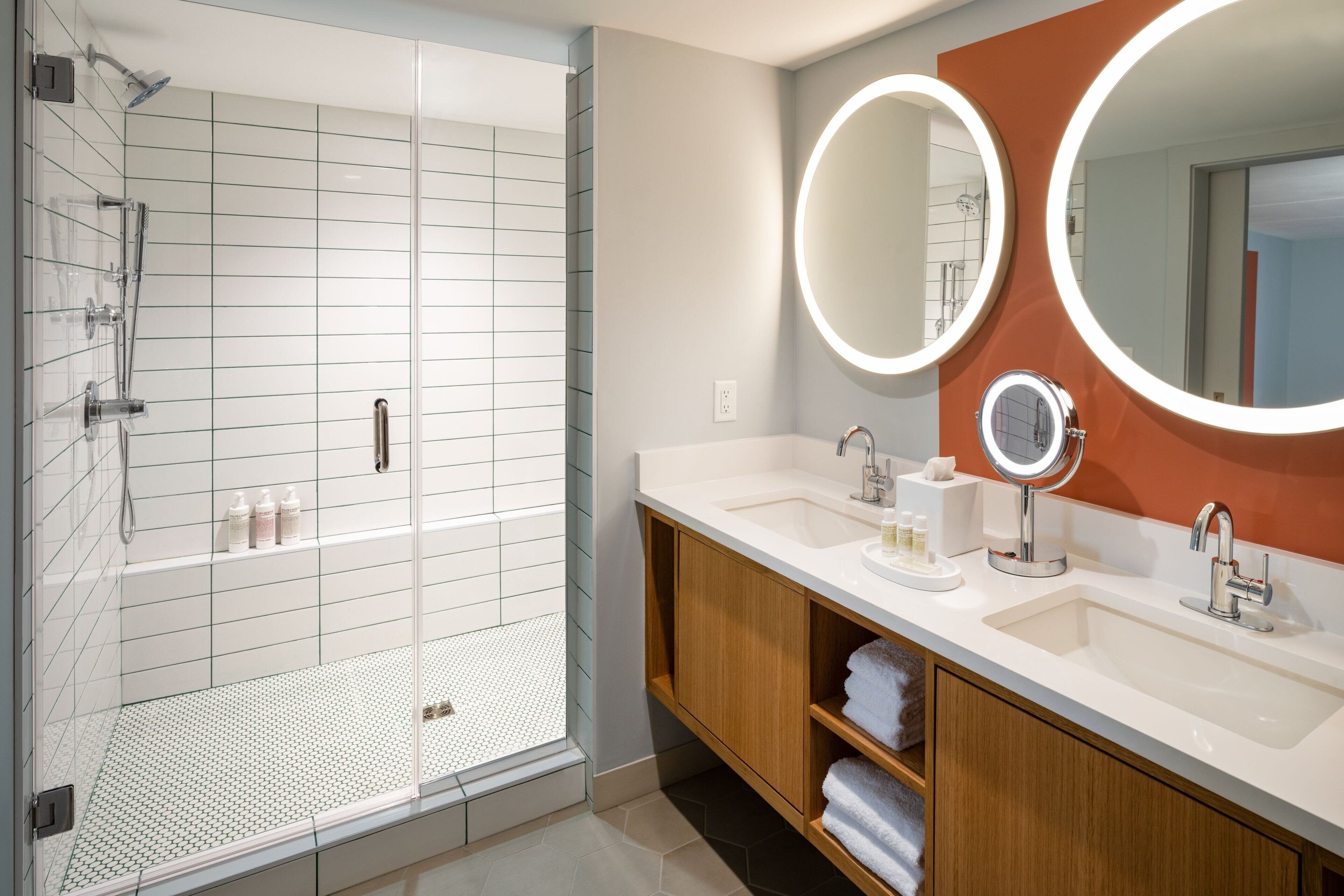 Executive Suite, 1 Bedroom | Bathroom