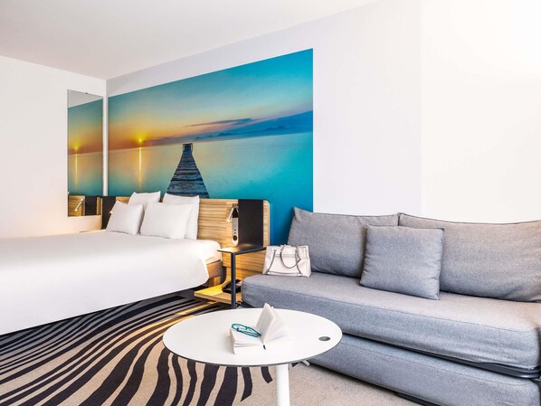 Executive Room, 1 Double Bed | Minibar, in-room safe, blackout drapes, soundproofing