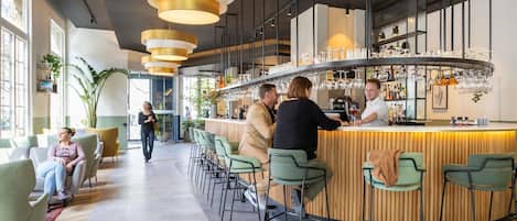 Breakfast, lunch, dinner served; alfresco dining