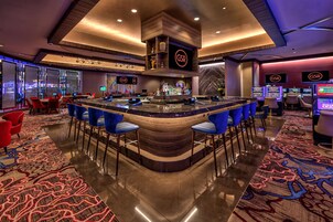 3 间酒吧/酒廊、池畔酒吧