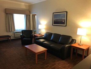 Suite, 1 King Bed with Sofa bed, Non Smoking, Refrigerator & Microwave (with Sofabed)