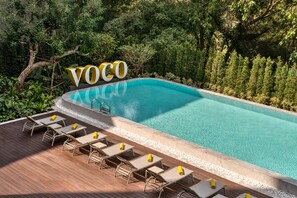 Outdoor pool, open 6:00 AM to 8:00 PM, pool umbrellas - voco Bangkok Surawong by IHG (Bangkok)