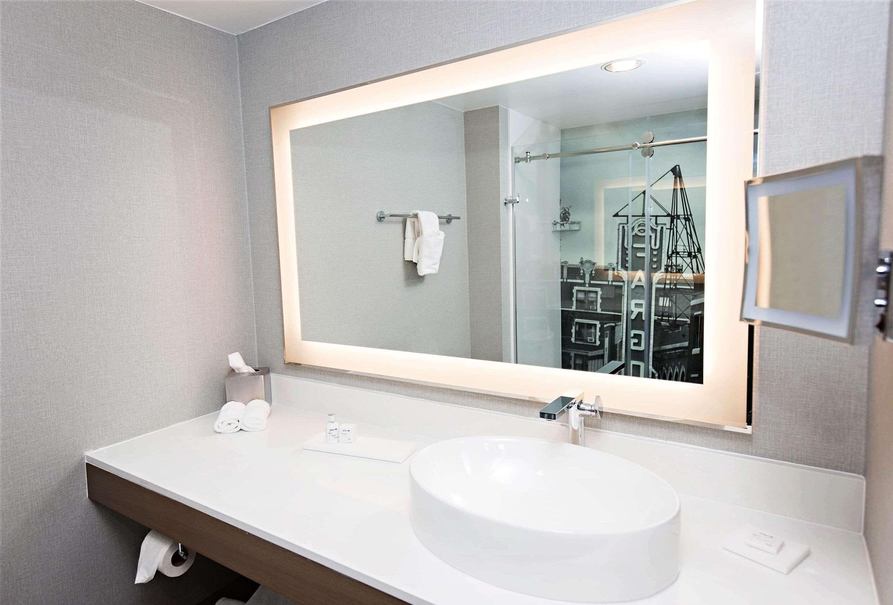 premium bedding, in-room safe, desk, laptop workspace