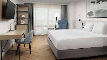 Premium bedding, in-room safe, desk, laptop workspace