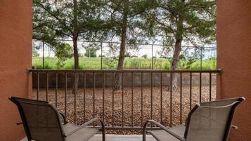 1 bedroom, iron/ironing board, rollaway beds, free WiFi