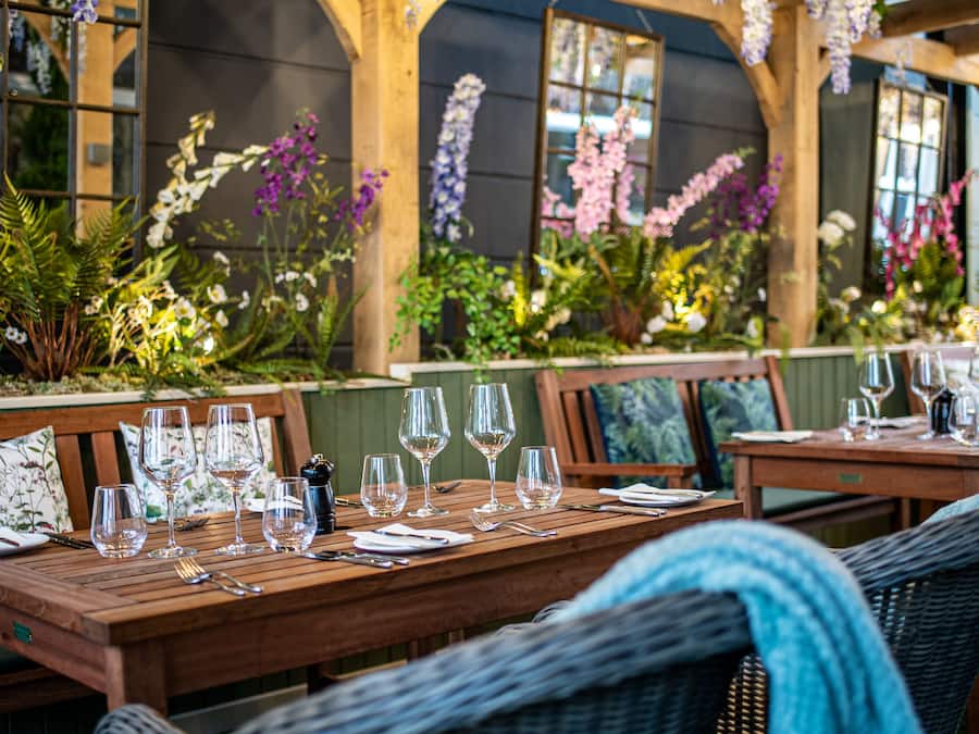 Lunch and dinner served