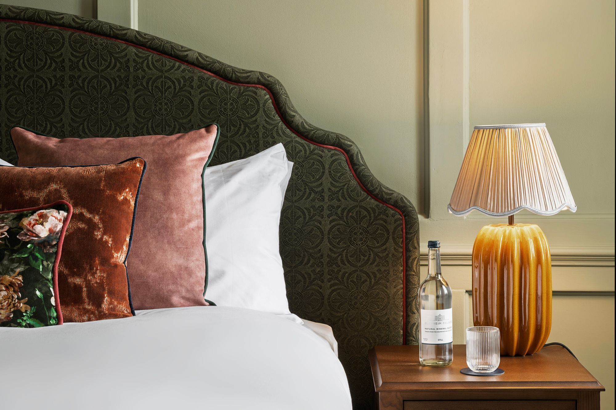 Standard Room, 1 Twin Bed | In-room safe, blackout drapes, iron/ironing board, free WiFi