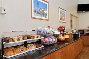 Free daily continental breakfast 