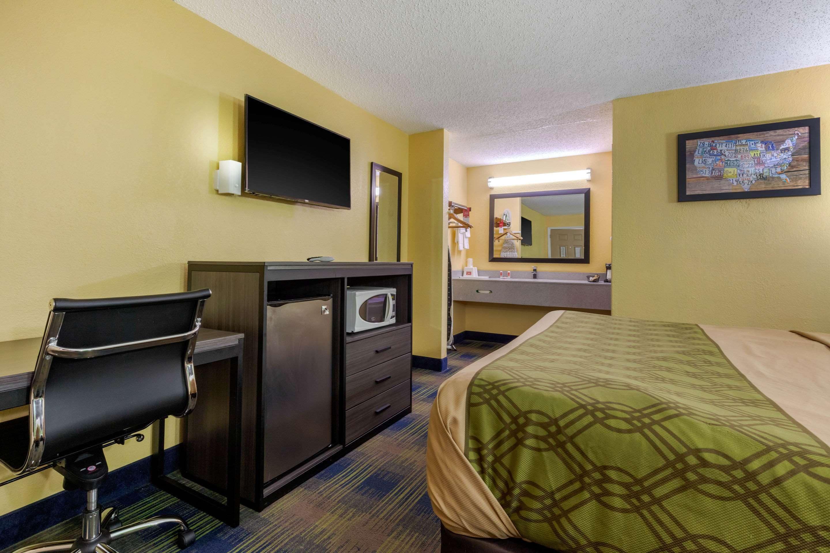 Photo - Econo Lodge Nashville near Percy Priest Lake