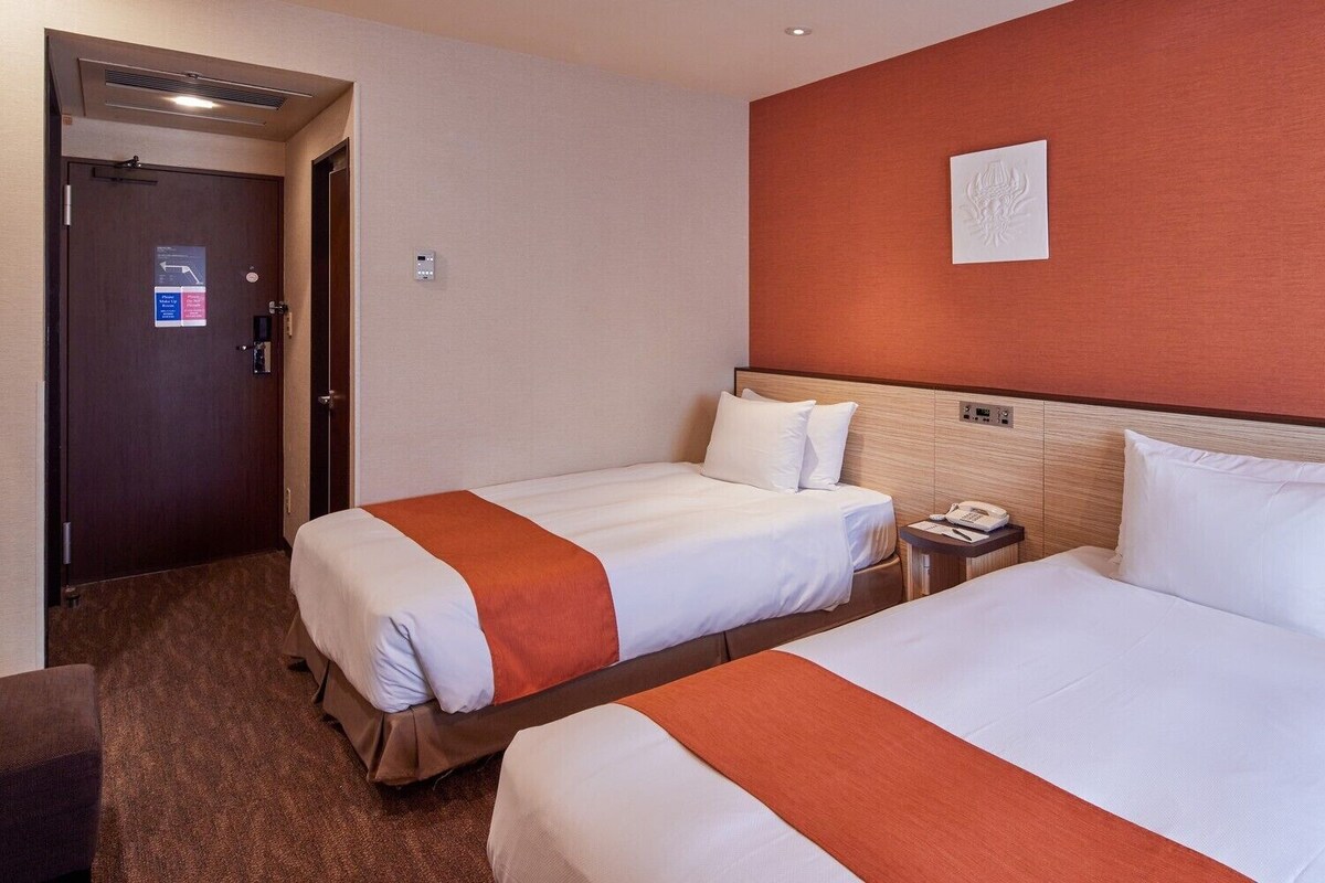 Couette en duvet d'oie, coffres-forts dans les chambres, bureau